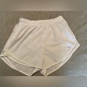 Women’s Nike DriFit shorts w/ liner